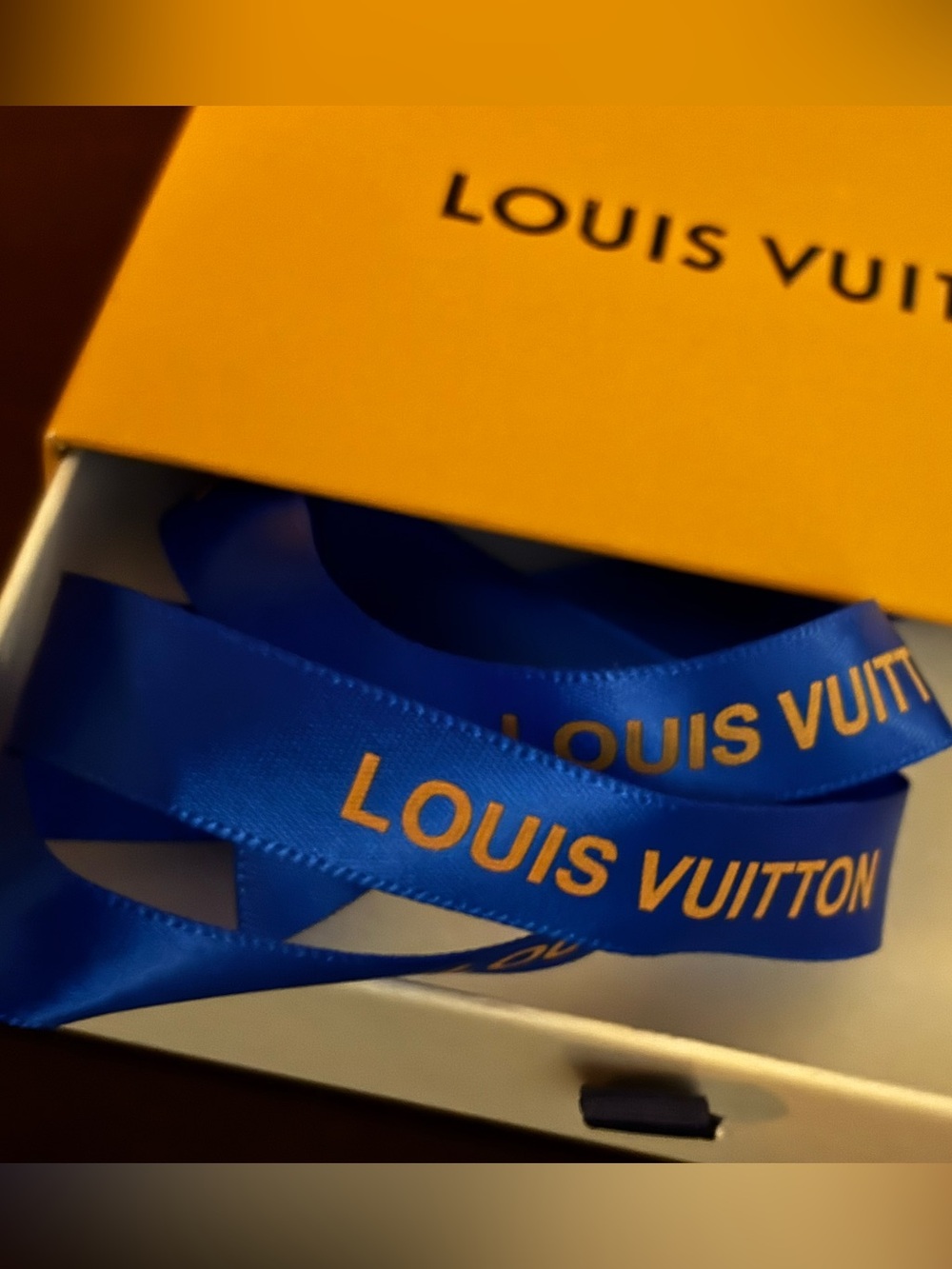 Louis Vuitton Sliding Drawer Box with Blue & Gold Ribbon and Cream Dust Bag - Picture 4 of 5
